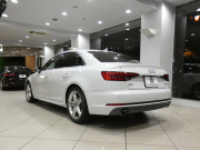 アウディ A4 A4 2.0TFSI ｽﾎﾟｰﾂ SﾗｲﾝPKG　ADVｷｰ 追ACC ﾚｰﾝｱｼｽﾄ Audiﾌﾟﾚｾﾝｽ 黒半革 ﾋｰﾀｰ MMIﾅﾋﾞ ﾊﾞｰﾁｬﾙCP Bｶﾒﾗ PDC ﾏﾄﾘｸｽLEDﾗｲﾄ Sﾗｲﾝｴｸｽﾃﾘｱ＆18AW　2年保証