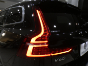 ボルボ V60 V60 T5ｲﾝｽｸﾘﾌﾟｼｮﾝ ﾌﾟﾗｽPKG　1ｵｰﾅｰ 追ACC･LKA･ LCMA ｽﾃｱﾋｰﾀｰ 茶革 全席ﾋｰﾀｰ ﾍﾞﾝﾁﾚｰﾀｰ ﾏｯｻｰｼﾞ機能 ﾊﾟﾉﾗﾏSR ﾀｯﾁｽｸﾘｰﾝHDDﾅﾋﾞTV harman/K 全周ｶﾒﾗ ﾍｯﾄﾞｱｯﾌﾟDSP LEDﾗｲﾄ ｵｰﾄﾃｰﾙｹﾞｰﾄ 19AW　2年保証