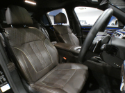 BMW 7シリーズ 750i Mｽﾎﾟｰﾂ　ｺﾝﾌｫA Dｱｼｽﾄ+ 追ACC ﾚｰﾝCHW 衝突軽減 茶革 全席ﾋｰﾀｰ ﾍﾞﾝﾁﾚｰﾀｰ ﾏｯｻｰｼﾞ機能 ｻﾝﾙｰﾌ ﾀｯﾁP対応iﾄﾞﾗｲﾌﾞﾅﾋﾞ(第6世代) 全周ｶﾒﾗ PDC ｼﾞｬｽﾁｬｰC LEDﾚｰｻﾞｰﾗｲﾄ Mｽﾎﾟｰﾂｴｱﾛ&20AW ｽﾎﾟｰﾂEX　2年保証