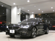 BMW 7シリーズ 750i Mｽﾎﾟｰﾂ　ｺﾝﾌｫA Dｱｼｽﾄ+ 追ACC ﾚｰﾝCHW 衝突軽減 茶革 全席ﾋｰﾀｰ ﾍﾞﾝﾁﾚｰﾀｰ ﾏｯｻｰｼﾞ機能 ｻﾝﾙｰﾌ ﾀｯﾁP対応iﾄﾞﾗｲﾌﾞﾅﾋﾞ(第6世代) 全周ｶﾒﾗ PDC ｼﾞｬｽﾁｬｰC LEDﾚｰｻﾞｰﾗｲﾄ Mｽﾎﾟｰﾂｴｱﾛ&20AW ｽﾎﾟｰﾂEX　2年保証
