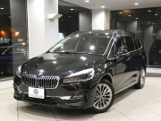 BMW 2シリーズ 218dｸﾞﾗﾝﾂｱﾗｰ ﾗｸﾞｼﾞｭｱﾘｰ ｾﾚｸﾄ&ADｱｸﾃｨﾌﾞｾｰﾌﾃｨPKG　後期 追ACC ﾚｰﾝDW ｲﾝﾃﾘS 白革 ﾊﾟﾉﾗﾏSR iﾄﾞﾗｲﾌﾞﾅﾋﾞ(第6世代 ﾀｯﾁP対応) ﾍｯﾄﾞｱｯﾌﾟDSP Bｶﾒﾗ PDC LEDﾗｲﾄ ｵｰﾄﾃｰﾙｹﾞｰﾄ　2年保証