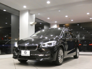 BMW 2シリーズ 218dｸﾞﾗﾝﾂｱﾗｰ ﾗｸﾞｼﾞｭｱﾘｰ ｾﾚｸﾄ&ADｱｸﾃｨﾌﾞｾｰﾌﾃｨPKG　後期 追ACC ﾚｰﾝDW ｲﾝﾃﾘS 白革 ﾊﾟﾉﾗﾏSR iﾄﾞﾗｲﾌﾞﾅﾋﾞ(第6世代 ﾀｯﾁP対応) ﾍｯﾄﾞｱｯﾌﾟDSP Bｶﾒﾗ PDC LEDﾗｲﾄ ｵｰﾄﾃｰﾙｹﾞｰﾄ　2年保証