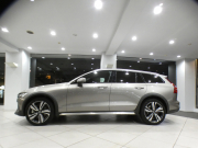 ボルボ V60 V60ｸﾛｽｶﾝﾄﾘｰ T5ﾌﾟﾛ AWD　1ｵｰﾅｰ 追ACC･LKA･ LCMA 茶革 ﾋｰﾀｰ ﾍﾞﾝﾁﾚｰﾀｰ ﾏｯｻｰｼﾞ機能 ﾀｯﾁｽｸﾘｰﾝHDDﾅﾋﾞTV harman/K 全周囲ｶﾒﾗ ﾍｯﾄﾞｱｯﾌﾟDSP LEDﾗｲﾄ ｵｰﾄﾃｰﾙｹﾞｰﾄ ｴｸｽﾃﾘｱﾃﾞｻﾞｲﾝKIT 19AW　2年保証