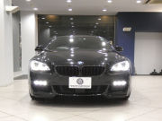 BMW 6シリーズ 640iｸﾞﾗﾝｸｰﾍﾟ Mｽﾎﾟｰﾂ ｺﾝﾌｫｰﾄPKG　後期 ｺﾝﾌｫA 追ACC ﾚｰﾝCHW 衝突軽減 黒革ｺﾝﾌｫｰﾄｼｰﾄ 全席ﾋｰﾀｰ&ﾍﾞﾝﾁﾚｰﾀｰ ｻﾝﾙｰﾌ iﾄﾞﾗｲﾌﾞﾅﾋﾞ(NBT-EVO) Bｶﾒﾗ PDC DSPﾒｰﾀｰ ﾍｯﾄﾞｱｯﾌﾟDSP LEDﾗｲﾄ Mｽﾎﾟｰﾂｴｱﾛ 20AW　2年保証