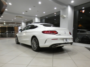 メルセデスベンツ Cクラス C180ｸｰﾍﾟ ｽﾎﾟｰﾂ+ ﾚｰﾀﾞｰｾｰﾌﾃｨPKG　黒革 ﾊﾟﾉﾗﾏSR ﾅﾋﾞTV ﾍｯﾄﾞｱｯﾌﾟDSP Meｺﾈｸﾄ Bｶﾒﾗ PTS LEDﾗｲﾄ ｱﾝﾋﾞｴﾝﾄﾗｲﾄ AMGｽﾀｲﾘﾝｸﾞ&19AW　2年保証