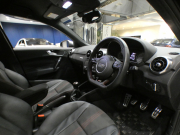 アウディ S1 S1ｽﾎﾟｰﾂﾊﾞｯｸ　☆6MT ADVｷｰ 半革 MMIﾅﾋﾞ BTｵｰﾃﾞｨｵ PDC ｷｾﾉﾝ 専用ｴｸｽﾃﾘｱ&18AW FK-TECｻｽﾍﾟﾝｼｮﾝｷｯﾄ 231ps　2年保証