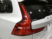 ボルボ V60 V60ｸﾛｽｶﾝﾄﾘｰ T5ﾌﾟﾛ AWD　追ACC･LKA･ LCMA 白革 ﾋｰﾀｰ ﾍﾞﾝﾁﾚｰﾀｰ ﾏｯｻｰｼﾞ機能 ﾀｯﾁｽｸﾘｰﾝHDDﾅﾋﾞTV harman/K 全周囲ｶﾒﾗ ﾍｯﾄﾞｱｯﾌﾟDSP LEDﾗｲﾄ ｵｰﾄﾃｰﾙｹﾞｰﾄ ｴｸｽﾃﾘｱｽﾀｲﾘﾝｸﾞKIT 19AW　2年保証