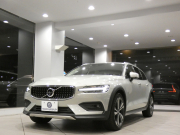 ボルボ V60 V60ｸﾛｽｶﾝﾄﾘｰ T5ﾌﾟﾛ AWD　追ACC･LKA･ LCMA 白革 ﾋｰﾀｰ ﾍﾞﾝﾁﾚｰﾀｰ ﾏｯｻｰｼﾞ機能 ﾀｯﾁｽｸﾘｰﾝHDDﾅﾋﾞTV harman/K 全周囲ｶﾒﾗ ﾍｯﾄﾞｱｯﾌﾟDSP LEDﾗｲﾄ ｵｰﾄﾃｰﾙｹﾞｰﾄ ｴｸｽﾃﾘｱｽﾀｲﾘﾝｸﾞKIT 19AW　2年保証