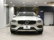 ボルボ V60 V60ｸﾛｽｶﾝﾄﾘｰ T5ﾌﾟﾛ AWD　追ACC･LKA･ LCMA 白革 ﾋｰﾀｰ ﾍﾞﾝﾁﾚｰﾀｰ ﾏｯｻｰｼﾞ機能 ﾀｯﾁｽｸﾘｰﾝHDDﾅﾋﾞTV harman/K 全周囲ｶﾒﾗ ﾍｯﾄﾞｱｯﾌﾟDSP LEDﾗｲﾄ ｵｰﾄﾃｰﾙｹﾞｰﾄ ｴｸｽﾃﾘｱｽﾀｲﾘﾝｸﾞKIT 19AW　2年保証