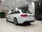 アウディ RS4アバント RS4ｱﾊﾞﾝﾄ 4.2FSIｸﾜﾄﾛ　ADVｷｰ 黒革 ﾋｰﾀｰ MMIﾅﾋﾞ B&Oｻｳﾝﾄﾞ Bｶﾒﾗ PDC ｷｾﾉﾝ RS専用ｴｸﾃﾘｱ&20AW 可変ﾏﾌﾗｰ 450ps　2年保証