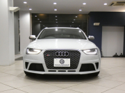 アウディ RS4アバント RS4ｱﾊﾞﾝﾄ 4.2FSIｸﾜﾄﾛ　ADVｷｰ 黒革 ﾋｰﾀｰ MMIﾅﾋﾞ B&Oｻｳﾝﾄﾞ Bｶﾒﾗ PDC ｷｾﾉﾝ RS専用ｴｸﾃﾘｱ&20AW 可変ﾏﾌﾗｰ 450ps　2年保証