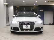 アウディ RS4アバント RS4ｱﾊﾞﾝﾄ 4.2FSIｸﾜﾄﾛ　ADVｷｰ 黒革 ﾋｰﾀｰ MMIﾅﾋﾞ B&Oｻｳﾝﾄﾞ Bｶﾒﾗ PDC ｷｾﾉﾝ RS専用ｴｸﾃﾘｱ&20AW 可変ﾏﾌﾗｰ 450ps　2年保証