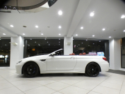 BMW Mシリーズ M6ｶﾌﾞﾘｵﾚ　ｺﾝﾌｫA 赤革/黒幌 ﾋｰﾀｰ ﾍﾞﾝﾁﾚｰﾀｰ ﾏｯｻｰｼﾞ機能 iﾄﾞﾗｲﾌﾞﾅﾋﾞ(CIC) ☆B&Oｻｳﾝﾄﾞ ﾄｯﾌﾟ&ｻｲﾄﾞﾋﾞｭｰｶﾒﾗ PDC ﾍｯﾄﾞｱｯﾌﾟDSP LEDﾗｲﾄ 専用ｴｸﾃﾘｱ&20AW 560ps　2年保証