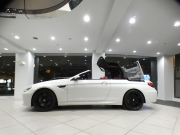 BMW Mシリーズ M6ｶﾌﾞﾘｵﾚ　ｺﾝﾌｫA 赤革/黒幌 ﾋｰﾀｰ ﾍﾞﾝﾁﾚｰﾀｰ ﾏｯｻｰｼﾞ機能 iﾄﾞﾗｲﾌﾞﾅﾋﾞ(CIC) ☆B&Oｻｳﾝﾄﾞ ﾄｯﾌﾟ&ｻｲﾄﾞﾋﾞｭｰｶﾒﾗ PDC ﾍｯﾄﾞｱｯﾌﾟDSP LEDﾗｲﾄ 専用ｴｸﾃﾘｱ&20AW 560ps　2年保証