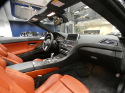 BMW Mシリーズ M6ｶﾌﾞﾘｵﾚ　ｺﾝﾌｫA 赤革/黒幌 ﾋｰﾀｰ ﾍﾞﾝﾁﾚｰﾀｰ ﾏｯｻｰｼﾞ機能 iﾄﾞﾗｲﾌﾞﾅﾋﾞ(CIC) ☆B&Oｻｳﾝﾄﾞ ﾄｯﾌﾟ&ｻｲﾄﾞﾋﾞｭｰｶﾒﾗ PDC ﾍｯﾄﾞｱｯﾌﾟDSP LEDﾗｲﾄ 専用ｴｸﾃﾘｱ&20AW 560ps　2年保証