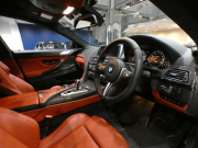 BMW Mシリーズ M6ｸﾞﾗﾝｸｰﾍﾟ　ｺﾝﾌｫA ﾚｰﾝCHW 赤革 ﾋｰﾀｰ ﾍﾞﾝﾁﾚｰﾀｰ iﾄﾞﾗｲﾌﾞﾅﾋﾞ(CIC) ☆B&Oｻｳﾝﾄﾞ ﾄｯﾌﾟ&ｻｲﾄﾞﾋﾞｭｰｶﾒﾗ ﾅｲﾄﾋﾞｼﾞｮﾝ PDC ﾍｯﾄﾞｱｯﾌﾟDSP LEDﾗｲﾄ 専用ｴｸﾃﾘｱ&20AW 560ps　2年保証