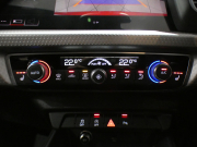 アウディ A1 A1ｽﾎﾟｰﾂﾊﾞｯｸ ｼﾃｨｶﾊﾞｰﾘﾐﾃｯﾄﾞED　限定 1ｵｰﾅｰ ADVｷｰ 追ACC ﾚｰﾝｱｼｽﾄ ｱｳﾃﾞｨﾌﾟﾚｾﾝｽ 半革 ﾋｰﾀｰ ﾀｯﾁﾚｽﾎﾟﾝｽ付MMIﾅﾋﾞ ﾊﾞｰﾁｬﾙCP Bｶﾒﾗ PDC LEDﾗｲﾄ 専用ｴｸｽﾃﾘｱ&17AW　2年保証