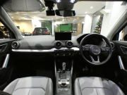 アウディ Q2 Q2 35TFSI ｼﾘﾝﾀﾞｰｵﾝﾃﾞﾝﾏﾝﾄﾞｽﾎﾟｰﾂ ｱｼｽﾀﾝｽPKG　ADVｷｰ 追ACC ﾚｰﾝ&ｻｲﾄﾞｱｼｽﾄ 灰革 ﾋｰﾀｰ MMIﾅﾋﾞ ﾊﾞｰﾁｬﾙCP ｽﾏｰﾄﾌｫﾝIF Bｶﾒﾗ PDC LEDﾗｲﾄ ｵｰﾄﾃｰﾙｹﾞｰﾄ 前後ﾄﾞﾗﾚｺ　2年保証