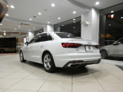 アウディ A4 A4 35TDIｱﾄﾞﾊﾞﾝｽﾄ ﾗｸﾞｼﾞｭｱﾘｰ&ﾊﾟｰｸｱｼｽﾄPKG　後期 追ACC ﾚｰﾝ&ｻｲﾄﾞｱｼｽﾄ ｱｳﾃﾞｨﾌﾟﾚｾﾝｽ 黒革 ﾋｰﾀｰ ﾀｯﾁｽｸﾘｰﾝMMIﾅﾋﾞ TV CarPlay 全周囲ｶﾒﾗ PDC ﾏﾄﾘｸｽLED ﾏﾙﾁｶﾗｰｱﾝﾋﾞｴﾝﾄﾗｲﾄ 　2年保証