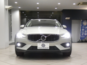 ボルボ V60 V60ｸﾛｽｶﾝﾄﾘｰ T5ﾌﾟﾛ AWD　追ACC･LKA･ LCMA 白革 ﾋｰﾀｰ ﾍﾞﾝﾁﾚｰﾀｰ ﾏｯｻｰｼﾞ機能 ﾀｯﾁｽｸﾘｰﾝHDDﾅﾋﾞTV harman/K 全周囲ｶﾒﾗ ﾍｯﾄﾞｱｯﾌﾟDSP LEDﾗｲﾄ ｵｰﾄﾃｰﾙｹﾞｰﾄ 19AW　2年保証