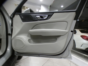 ボルボ V60 V60ｸﾛｽｶﾝﾄﾘｰ T5ﾌﾟﾛ AWD　追ACC･LKA･ LCMA 白革 ﾋｰﾀｰ ﾍﾞﾝﾁﾚｰﾀｰ ﾏｯｻｰｼﾞ機能 ﾀｯﾁｽｸﾘｰﾝHDDﾅﾋﾞTV harman/K 全周囲ｶﾒﾗ ﾍｯﾄﾞｱｯﾌﾟDSP LEDﾗｲﾄ ｵｰﾄﾃｰﾙｹﾞｰﾄ 19AW　2年保証