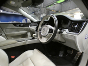 ボルボ V60 V60ｸﾛｽｶﾝﾄﾘｰ T5ﾌﾟﾛ AWD　追ACC･LKA･ LCMA 白革 ﾋｰﾀｰ ﾍﾞﾝﾁﾚｰﾀｰ ﾏｯｻｰｼﾞ機能 ﾀｯﾁｽｸﾘｰﾝHDDﾅﾋﾞTV harman/K 全周囲ｶﾒﾗ ﾍｯﾄﾞｱｯﾌﾟDSP LEDﾗｲﾄ ｵｰﾄﾃｰﾙｹﾞｰﾄ 19AW　2年保証
