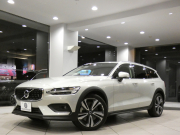 ボルボ V60 V60ｸﾛｽｶﾝﾄﾘｰ T5ﾌﾟﾛ AWD　追ACC･LKA･ LCMA 白革 ﾋｰﾀｰ ﾍﾞﾝﾁﾚｰﾀｰ ﾏｯｻｰｼﾞ機能 ﾀｯﾁｽｸﾘｰﾝHDDﾅﾋﾞTV harman/K 全周囲ｶﾒﾗ ﾍｯﾄﾞｱｯﾌﾟDSP LEDﾗｲﾄ ｵｰﾄﾃｰﾙｹﾞｰﾄ 19AW　2年保証