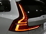 ボルボ V60 V60ｸﾛｽｶﾝﾄﾘｰ B5 AWD ﾌﾟﾛ ｸﾗｲﾒｰﾄPKG　☆1ｵｰﾅｰ 追ACC･LKA･ LCMA 白革 全席ﾋｰﾀｰ ﾍﾞﾝﾁﾚｰﾀｰ ﾏｯｻｰｼﾞ ☆ﾊﾟﾉﾗﾏSR ﾀｯﾁｽｸﾘｰﾝHDDﾅﾋﾞTV ☆B&Wｻｳﾝﾄﾞ 全周ｶﾒﾗ ﾍｯﾄﾞｱｯﾌﾟDSP LEDﾗｲﾄ ｵｰﾄﾃｰﾙｹﾞｰﾄ ｴｸｽﾃﾘｱｽﾀｲﾘﾝｸﾞKIT OP20AW　2年保証