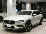 ボルボ V60 V60ｸﾛｽｶﾝﾄﾘｰ B5 AWD ﾌﾟﾛ ｸﾗｲﾒｰﾄPKG　☆1ｵｰﾅｰ 追ACC･LKA･ LCMA 白革 全席ﾋｰﾀｰ ﾍﾞﾝﾁﾚｰﾀｰ ﾏｯｻｰｼﾞ ☆ﾊﾟﾉﾗﾏSR ﾀｯﾁｽｸﾘｰﾝHDDﾅﾋﾞTV ☆B&Wｻｳﾝﾄﾞ 全周ｶﾒﾗ ﾍｯﾄﾞｱｯﾌﾟDSP LEDﾗｲﾄ ｵｰﾄﾃｰﾙｹﾞｰﾄ ｴｸｽﾃﾘｱｽﾀｲﾘﾝｸﾞKIT OP20AW　2年保証