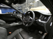 ボルボ XC60 XC60 B6 AWD Rﾃﾞｻﾞｲﾝ　☆1ｵｰﾅｰ ｼﾃｨｾｰﾌﾃｨ ACC･BLIS 黒半革 全席ﾋｰﾀｰ ﾀｯﾁｽｸﾘｰﾝHDDﾅﾋﾞTV harman/K 全周囲ｶﾒﾗ ﾍｯﾄﾞｱｯﾌﾟDSP LEDﾗｲﾄ Rﾃﾞｻﾞｲﾝ専用ｴｸｽﾃﾘｱ&21AW 300ps　2年保証