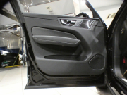 ボルボ XC60 XC60 B6 AWD Rﾃﾞｻﾞｲﾝ　☆1ｵｰﾅｰ ｼﾃｨｾｰﾌﾃｨ ACC･BLIS 黒半革 全席ﾋｰﾀｰ ﾀｯﾁｽｸﾘｰﾝHDDﾅﾋﾞTV harman/K 全周囲ｶﾒﾗ ﾍｯﾄﾞｱｯﾌﾟDSP LEDﾗｲﾄ Rﾃﾞｻﾞｲﾝ専用ｴｸｽﾃﾘｱ&21AW 300ps　2年保証