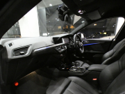 BMW 2シリーズ M235i Xﾄﾞﾗｲﾌﾞ ｸﾞﾗﾝｸｰﾍﾟ　ｺﾝﾌｫA Dｱｼｽﾄ 追ACC ﾚｰﾝDW 衝突軽減 黒革 ﾋｰﾀｰ iﾄﾞﾗｲﾌﾞﾅﾋﾞ(第7世代) Bｶﾒﾗ PDC LEDﾗｲﾄ ｱﾝﾋﾞｴﾝﾄﾗｲﾄ 専用ｴｸｽﾃﾘｱ&18AW 306ps　2年保証