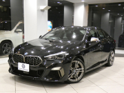 BMW 2シリーズ M235i Xﾄﾞﾗｲﾌﾞ ｸﾞﾗﾝｸｰﾍﾟ　ｺﾝﾌｫA Dｱｼｽﾄ 追ACC ﾚｰﾝDW 衝突軽減 黒革 ﾋｰﾀｰ iﾄﾞﾗｲﾌﾞﾅﾋﾞ(第7世代) Bｶﾒﾗ PDC LEDﾗｲﾄ ｱﾝﾋﾞｴﾝﾄﾗｲﾄ 専用ｴｸｽﾃﾘｱ&18AW 306ps　2年保証