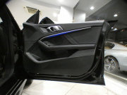 BMW 2シリーズ M235i Xﾄﾞﾗｲﾌﾞ ｸﾞﾗﾝｸｰﾍﾟ　ｺﾝﾌｫA Dｱｼｽﾄ 追ACC ﾚｰﾝDW 衝突軽減 黒革 ﾋｰﾀｰ iﾄﾞﾗｲﾌﾞﾅﾋﾞ(第7世代) Bｶﾒﾗ PDC LEDﾗｲﾄ ｱﾝﾋﾞｴﾝﾄﾗｲﾄ 専用ｴｸｽﾃﾘｱ&18AW 306ps　2年保証