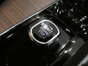 ボルボ V60 V60ｸﾛｽｶﾝﾄﾘｰ ｱﾙﾃｨﾒｯﾄB5 AWD　追ACC･LKA･ BLIS 茶革 全席ﾋｰﾀｰ ﾍﾞﾝﾁﾚｰﾀｰ ﾏｯｻｰｼﾞ ☆ｽﾃｱﾋｰﾀｰ ☆ｸﾘｽﾀﾙｼﾌﾄﾉﾌﾞ ﾀｯﾁｽｸﾘｰﾝGoogleﾅﾋﾞ harman/K 全周ｶﾒﾗ LEDﾗｲﾄ ｵｰﾄﾃｰﾙｹﾞｰﾄ 19AW B5EG+ﾓｰﾀｰ　2年保証