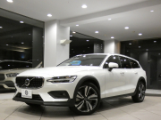 ボルボ V60 V60ｸﾛｽｶﾝﾄﾘｰ ｱﾙﾃｨﾒｯﾄB5 AWD　追ACC･LKA･ BLIS 茶革 全席ﾋｰﾀｰ ﾍﾞﾝﾁﾚｰﾀｰ ﾏｯｻｰｼﾞ ☆ｽﾃｱﾋｰﾀｰ ☆ｸﾘｽﾀﾙｼﾌﾄﾉﾌﾞ ﾀｯﾁｽｸﾘｰﾝGoogleﾅﾋﾞ harman/K 全周ｶﾒﾗ LEDﾗｲﾄ ｵｰﾄﾃｰﾙｹﾞｰﾄ 19AW B5EG+ﾓｰﾀｰ　2年保証