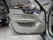 ボルボ V60 V60 T5 ｲﾝｽｸﾘﾌﾟｼｮﾝ　追ACC･LKA･ LCMA 白革 ﾋｰﾀｰ ﾍﾞﾝﾁﾚｰﾀｰ ﾏｯｻｰｼﾞ☆革張りﾀﾞｯｼｭﾎﾞｰﾄﾞ ☆ﾊﾟﾉﾗﾏSR ﾀｯﾁｽｸﾘｰﾝHDDﾅﾋﾞTV ☆B&Wｻｳﾝﾄﾞ 全周ｶﾒﾗ ﾍｯﾄﾞｱｯﾌﾟDSP LEDﾗｲﾄ ｵｰﾄﾃｰﾙｹﾞｰﾄ OP19AW　2年保証