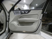 ボルボ V60 V60 T5 ｲﾝｽｸﾘﾌﾟｼｮﾝ　追ACC･LKA･ LCMA 白革 ﾋｰﾀｰ ﾍﾞﾝﾁﾚｰﾀｰ ﾏｯｻｰｼﾞ☆革張りﾀﾞｯｼｭﾎﾞｰﾄﾞ ☆ﾊﾟﾉﾗﾏSR ﾀｯﾁｽｸﾘｰﾝHDDﾅﾋﾞTV ☆B&Wｻｳﾝﾄﾞ 全周ｶﾒﾗ ﾍｯﾄﾞｱｯﾌﾟDSP LEDﾗｲﾄ ｵｰﾄﾃｰﾙｹﾞｰﾄ OP19AW　2年保証