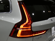 ボルボ V60 V60 T5 ｲﾝｽｸﾘﾌﾟｼｮﾝ　追ACC･LKA･ LCMA 白革 ﾋｰﾀｰ ﾍﾞﾝﾁﾚｰﾀｰ ﾏｯｻｰｼﾞ☆革張りﾀﾞｯｼｭﾎﾞｰﾄﾞ ☆ﾊﾟﾉﾗﾏSR ﾀｯﾁｽｸﾘｰﾝHDDﾅﾋﾞTV ☆B&Wｻｳﾝﾄﾞ 全周ｶﾒﾗ ﾍｯﾄﾞｱｯﾌﾟDSP LEDﾗｲﾄ ｵｰﾄﾃｰﾙｹﾞｰﾄ OP19AW　2年保証