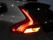 ボルボ V40 V40ｸﾛｽｶﾝﾄﾘｰ T5 AWD ﾓﾒﾝﾀﾑ　追ACC LKA LCMA BLIS 衝突軽減ﾌﾞﾚｰｷ ﾃｷｽﾀｲﾙｼｰﾄ HDDﾅﾋﾞTV BTｵｰﾃﾞｨｵ Bｶﾒﾗ Rｾﾝｻｰ LEDﾗｲﾄ 専用ｴｸｽﾃﾘｱ&18AW　2年保証