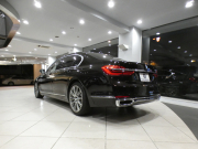 BMW 7シリーズ 750Li　☆indivi外装色&内装 ﾀﾙﾄｩｰﾌｫﾒﾘﾉﾚｻﾞｰ&ｱﾙｶﾝﾀﾗﾙｰﾌ 全席ﾋｰﾀｰ&ﾍﾞﾝﾁﾚｰﾀｰ&ﾏｯｻｰｼﾞ ☆ｽｶｲﾗｳﾝｼﾞSR iﾄﾞﾗｲﾌﾞﾅﾋﾞ(第6世代ﾀｯﾁP対応) ﾜｲﾔﾚｽCH h/k ﾜｲﾔﾚｽCH 全周ｶﾒﾗ PDC ☆LEDﾚｰｻﾞｰﾗｲﾄ ☆indivi20AW　2年保証