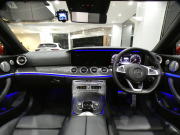 メルセデスベンツ Eクラス E200ｶﾌﾞﾘｵﾚ ｽﾎﾟｰﾂ ﾚｻﾞｰ&ﾚｰﾀﾞｰｾｰﾌﾃｨPKG　黒革/黒幌 ﾋｰﾀｰ&ｴｱｽｶｰﾌ ﾅﾋﾞTV ☆ﾌﾞﾙﾒｽﾀｰ 全周囲ｶﾒﾗ PTS ｴｱﾊﾞﾗﾝｽ ﾏﾙﾁﾋﾞｰﾑLED ｱﾝﾋﾞｴﾝﾄﾗｲﾄ AMGｽﾀｲﾘﾝｸﾞ&19AW　2年保証