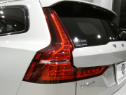 ボルボ V60 V60ｸﾛｽｶﾝﾄﾘｰ T5ﾌﾟﾛ AWD　☆1ｵｰﾅｰ 追ACC･LKA･ LCMA 白革 ﾋｰﾀｰ ﾍﾞﾝﾁﾚｰﾀｰ ﾏｯｻｰｼﾞ機能 ﾀｯﾁｽｸﾘｰﾝHDDﾅﾋﾞTV harman/K 全周囲ｶﾒﾗ ﾍｯﾄﾞｱｯﾌﾟDSP LEDﾗｲﾄ ｵｰﾄﾃｰﾙｹﾞｰﾄ 19AW　2年保証