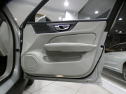 ボルボ V60 V60ｸﾛｽｶﾝﾄﾘｰ T5ﾌﾟﾛ AWD　☆1ｵｰﾅｰ 追ACC･LKA･ LCMA 白革 ﾋｰﾀｰ ﾍﾞﾝﾁﾚｰﾀｰ ﾏｯｻｰｼﾞ機能 ﾀｯﾁｽｸﾘｰﾝHDDﾅﾋﾞTV harman/K 全周囲ｶﾒﾗ ﾍｯﾄﾞｱｯﾌﾟDSP LEDﾗｲﾄ ｵｰﾄﾃｰﾙｹﾞｰﾄ 19AW　2年保証