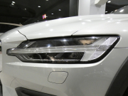 ボルボ V60 V60ｸﾛｽｶﾝﾄﾘｰ T5ﾌﾟﾛ AWD　☆1ｵｰﾅｰ 追ACC･LKA･ LCMA 白革 ﾋｰﾀｰ ﾍﾞﾝﾁﾚｰﾀｰ ﾏｯｻｰｼﾞ機能 ﾀｯﾁｽｸﾘｰﾝHDDﾅﾋﾞTV harman/K 全周囲ｶﾒﾗ ﾍｯﾄﾞｱｯﾌﾟDSP LEDﾗｲﾄ ｵｰﾄﾃｰﾙｹﾞｰﾄ 19AW　2年保証