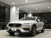 ボルボ V60 V60ｸﾛｽｶﾝﾄﾘｰ T5ﾌﾟﾛ AWD　☆1ｵｰﾅｰ 追ACC･LKA･ LCMA 白革 ﾋｰﾀｰ ﾍﾞﾝﾁﾚｰﾀｰ ﾏｯｻｰｼﾞ機能 ﾀｯﾁｽｸﾘｰﾝHDDﾅﾋﾞTV harman/K 全周囲ｶﾒﾗ ﾍｯﾄﾞｱｯﾌﾟDSP LEDﾗｲﾄ ｵｰﾄﾃｰﾙｹﾞｰﾄ 19AW　2年保証