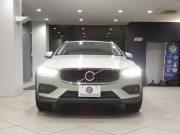 ボルボ V60 V60ｸﾛｽｶﾝﾄﾘｰ T5ﾌﾟﾛ AWD　☆1ｵｰﾅｰ 追ACC･LKA･ LCMA 白革 ﾋｰﾀｰ ﾍﾞﾝﾁﾚｰﾀｰ ﾏｯｻｰｼﾞ機能 ﾀｯﾁｽｸﾘｰﾝHDDﾅﾋﾞTV harman/K 全周囲ｶﾒﾗ ﾍｯﾄﾞｱｯﾌﾟDSP LEDﾗｲﾄ ｵｰﾄﾃｰﾙｹﾞｰﾄ 19AW　2年保証