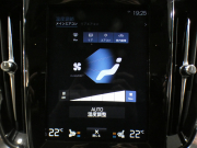 ボルボ V60 V60ｸﾛｽｶﾝﾄﾘｰ T5ﾌﾟﾛ AWD　☆1ｵｰﾅｰ 追ACC･LKA･ LCMA 白革 ﾋｰﾀｰ ﾍﾞﾝﾁﾚｰﾀｰ ﾏｯｻｰｼﾞ機能 ﾀｯﾁｽｸﾘｰﾝHDDﾅﾋﾞTV harman/K 全周囲ｶﾒﾗ ﾍｯﾄﾞｱｯﾌﾟDSP LEDﾗｲﾄ ｵｰﾄﾃｰﾙｹﾞｰﾄ 19AW　2年保証