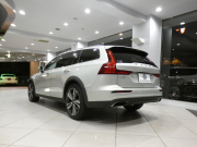 ボルボ V60 V60ｸﾛｽｶﾝﾄﾘｰ T5ﾌﾟﾛ AWD　☆1ｵｰﾅｰ 追ACC･LKA･ LCMA 白革 ﾋｰﾀｰ ﾍﾞﾝﾁﾚｰﾀｰ ﾏｯｻｰｼﾞ機能 ﾀｯﾁｽｸﾘｰﾝHDDﾅﾋﾞTV harman/K 全周囲ｶﾒﾗ ﾍｯﾄﾞｱｯﾌﾟDSP LEDﾗｲﾄ ｵｰﾄﾃｰﾙｹﾞｰﾄ 19AW　2年保証