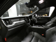 ボルボ XC60 XC60 B6 AWD Rﾃﾞｻﾞｲﾝ　 ｼﾃｨｾｰﾌﾃｨ ACC･BLIS 黒半革 全席ﾋｰﾀｰ ☆ﾀｯﾁｽｸﾘｰﾝGoogleﾅﾋﾞTV harman/K 全周囲ｶﾒﾗ ﾜｲﾔﾚｽCH ﾍｯﾄﾞｱｯﾌﾟDSP LEDﾗｲﾄ Rﾃﾞｻﾞｲﾝ専用ｴｸｽﾃﾘｱ&21AW 300ps　2年保証